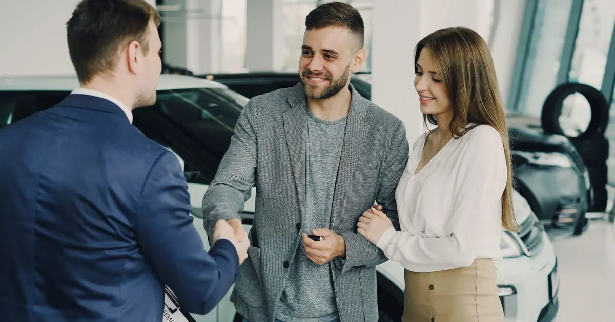 Como abrir um stand automóvel: o que fazer primeiro e o que deixar para depois