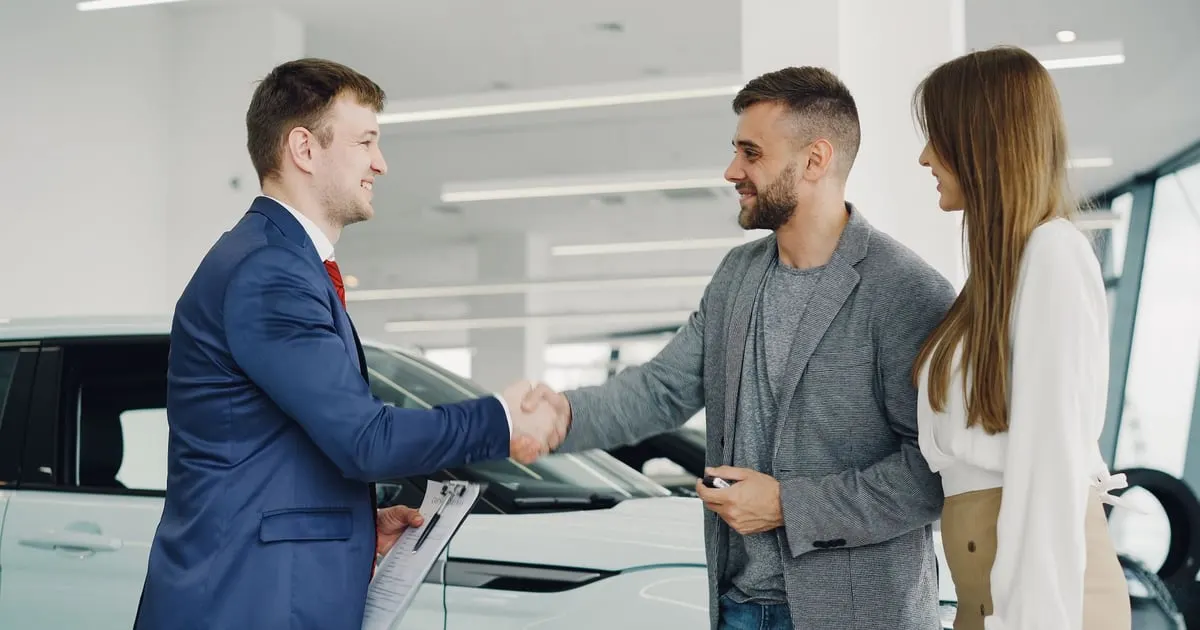 Gestão de vendas num stand automóvel: da primeira chamada à entrega da viatura